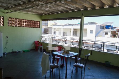 Casa de condomínio à venda com 200m², 4 quartos e 1 vagaVaranda Casa 2