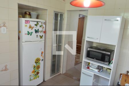 Casa de condomínio à venda com 200m², 4 quartos e 1 vagaCozinha