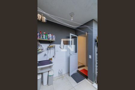 Casa de condomínio à venda com 100m², 3 quartos e 2 vagas Casa de condomínio à venda com 100m², 3 quartos e 2 vagasÁrea de Serviço