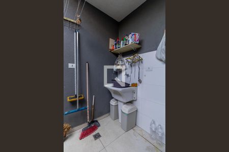 Casa de condomínio à venda com 100m², 3 quartos e 2 vagas Casa de condomínio à venda com 100m², 3 quartos e 2 vagasÁrea de Serviço