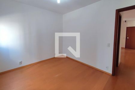 Quarto de apartamento à venda com 1 quarto, 60m² em Cambuí, Campinas