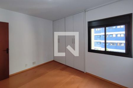 Quarto de apartamento à venda com 1 quarto, 60m² em Cambuí, Campinas