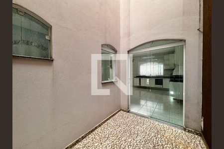Casa à venda com 265m², 3 quartos e 6 vagas Casa à venda com 265m², 3 quartos e 6 vagasJardim de inverno