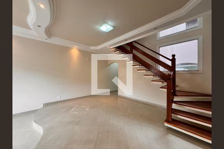 Casa à venda com 265m², 3 quartos e 6 vagas Casa à venda com 265m², 3 quartos e 6 vagasSala