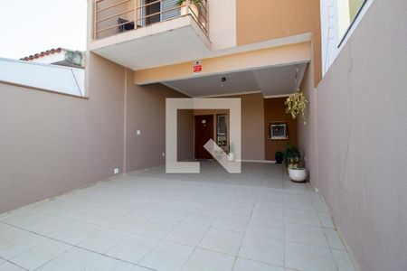 Garagem de casa para alugar com 3 quartos, 150m² em Jardim Leocádia, São Paulo