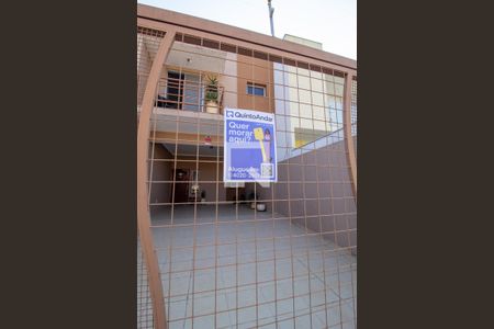 Casa para alugar com 150m², 3 quartos e 3 vagas Casa para alugar com 150m², 3 quartos e 3 vagasFachada