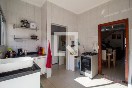 Casa para alugar com 150m², 3 quartos e 3 vagas Casa para alugar com 150m², 3 quartos e 3 vagasCozinha