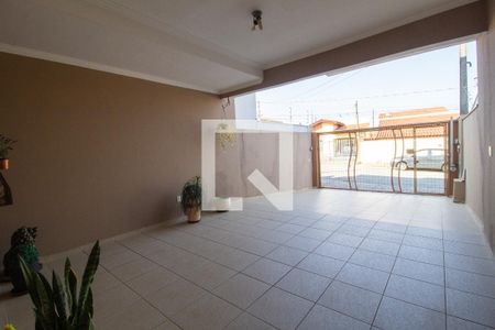 Garagem de casa para alugar com 3 quartos, 150m² em Jardim Leocádia, São Paulo
