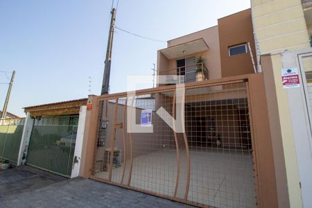 Casa para alugar com 150m², 3 quartos e 3 vagas Casa para alugar com 150m², 3 quartos e 3 vagasFachada