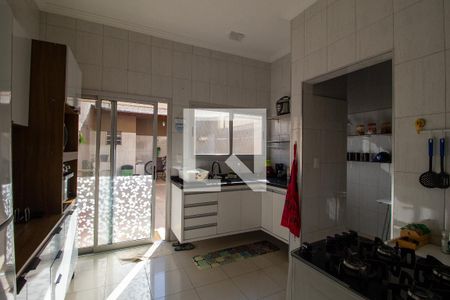 Casa para alugar com 150m², 3 quartos e 3 vagas Casa para alugar com 150m², 3 quartos e 3 vagasCozinha