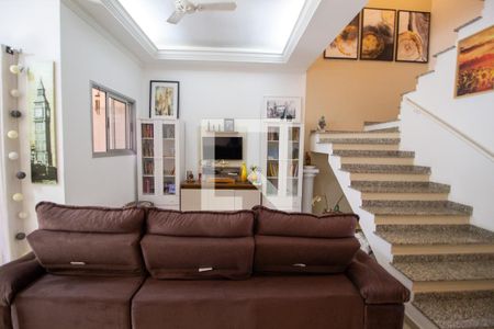 Casa para alugar com 150m², 3 quartos e 3 vagas Casa para alugar com 150m², 3 quartos e 3 vagasSala