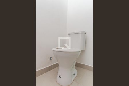 Casa de condomínio para alugar com 54m², 2 quartos e sem vaga Casa de condomínio para alugar com 54m², 2 quartos e sem vagaBanheiro