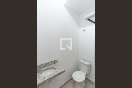 Casa de condomínio para alugar com 54m², 2 quartos e sem vaga Casa de condomínio para alugar com 54m², 2 quartos e sem vagaBanheiro