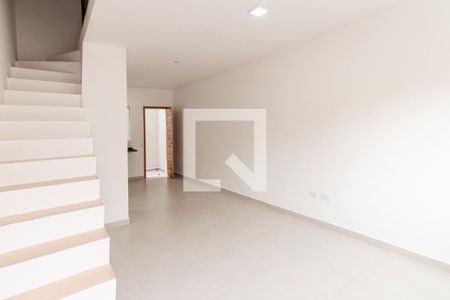 Sala   de casa de condomínio para alugar com 2 quartos, 54m² em Vila Mazzei, São Paulo