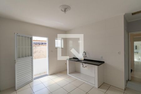 Sala/Cozinha de casa para alugar com 2 quartos, 120m² em Vila São Geraldo, São Paulo