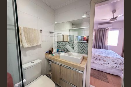 Casa de condomínio à venda com 131m², 3 quartos e 2 vagasBanheiro 1