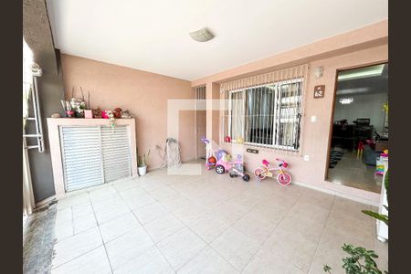 Casa de condomínio à venda com 131m², 3 quartos e 2 vagasGaragem