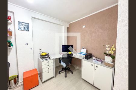 Casa de condomínio à venda com 131m², 3 quartos e 2 vagasEscritório