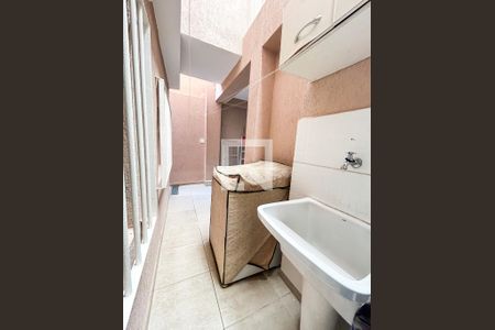 Casa de condomínio à venda com 131m², 3 quartos e 2 vagasÁrea de Serviço