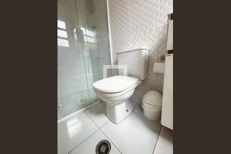 Casa de condomínio à venda com 131m², 3 quartos e 2 vagasBanheiro 3