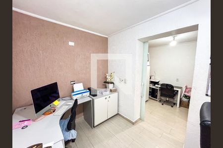 Casa de condomínio à venda com 131m², 3 quartos e 2 vagasEscritório