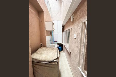 Casa de condomínio à venda com 131m², 3 quartos e 2 vagasÁrea de Serviço