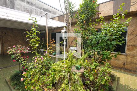 Casa à venda com 300m², 3 quartos e 2 vagasÁrea externa 