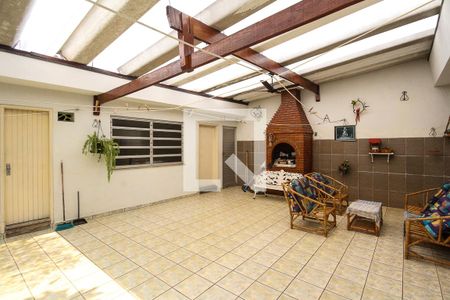 Casa à venda com 300m², 3 quartos e 2 vagasÁrea externa 