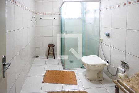 Casa à venda com 300m², 3 quartos e 2 vagasBanheiro 