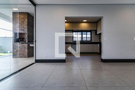 Casa de condomínio para alugar com 288m², 3 quartos e 4 vagasSala
