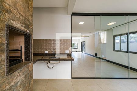 Casa de condomínio para alugar com 288m², 3 quartos e 4 vagasChurrasqueira