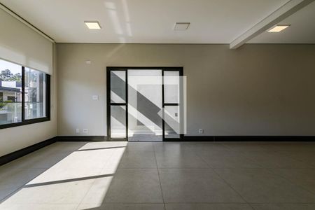 Casa de condomínio para alugar com 288m², 3 quartos e 4 vagasSala