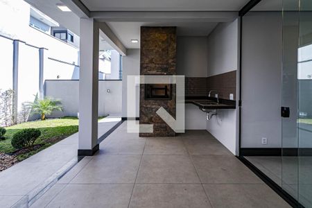 Casa de condomínio para alugar com 288m², 3 quartos e 4 vagasChurrasqueira