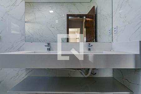 Casa de condomínio para alugar com 288m², 3 quartos e 4 vagasBanheiro Suíte 1