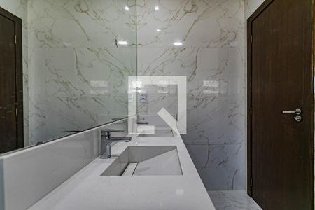 Casa de condomínio para alugar com 288m², 3 quartos e 4 vagasBanheiro Suíte 1