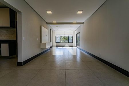 Casa de condomínio para alugar com 288m², 3 quartos e 4 vagasSala