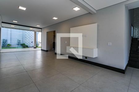 Casa de condomínio para alugar com 288m², 3 quartos e 4 vagasSala