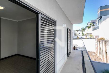 Casa de condomínio para alugar com 288m², 3 quartos e 4 vagasSacada Suítes 2 e 3