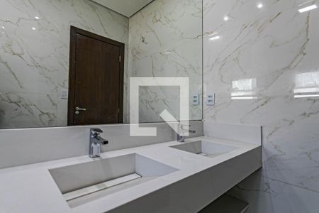 Casa de condomínio para alugar com 288m², 3 quartos e 4 vagasBanheiro Suíte 1