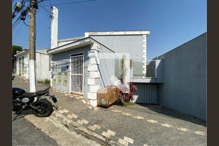 Casa de condomínio à venda com 102m², 3 quartos e 2 vagas Casa de condomínio à venda com 102m², 3 quartos e 2 vagasFachada