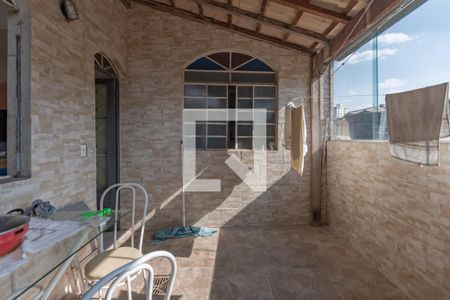 Casa à venda com 92m², 2 quartos e 1 vagaÁrea de Serviço