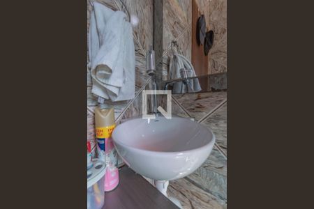 Casa à venda com 92m², 2 quartos e 1 vagaBanheiro