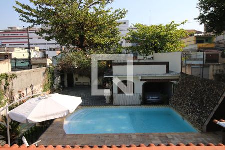 Casa à venda com 420m², 3 quartos e 2 vagasVaranda e Vista da piscina