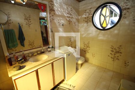 Casa à venda com 420m², 3 quartos e 2 vagasBanheiro da Suíte 3