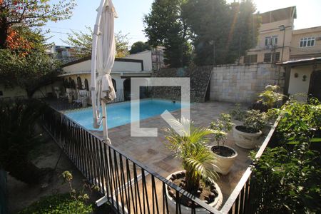 Casa à venda com 420m², 3 quartos e 2 vagasPiscina