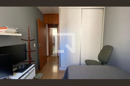 Apartamento à venda com 110m², 4 quartos e 3 vagasQuarto 2