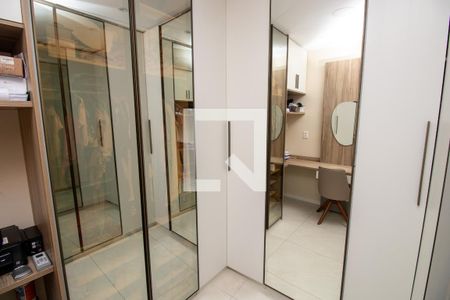 Apartamento à venda com 220m², 2 quartos e 3 vagasCloset