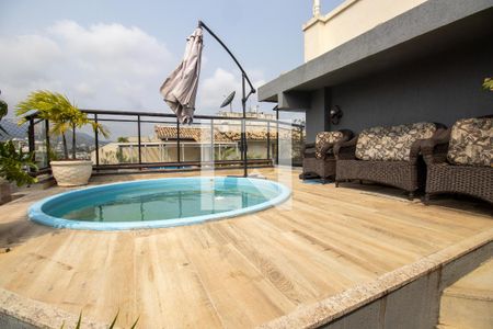 Apartamento à venda com 220m², 2 quartos e 3 vagasCobertura