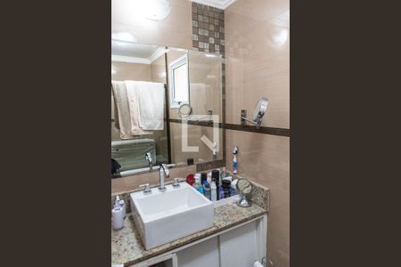 Apartamento à venda com 75m², 2 quartos e 2 vagasBanheiro da suíte