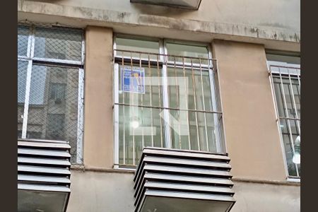 Apartamento para alugar com 75m², 2 quartos e 1 vagaFachada com cartaz QA